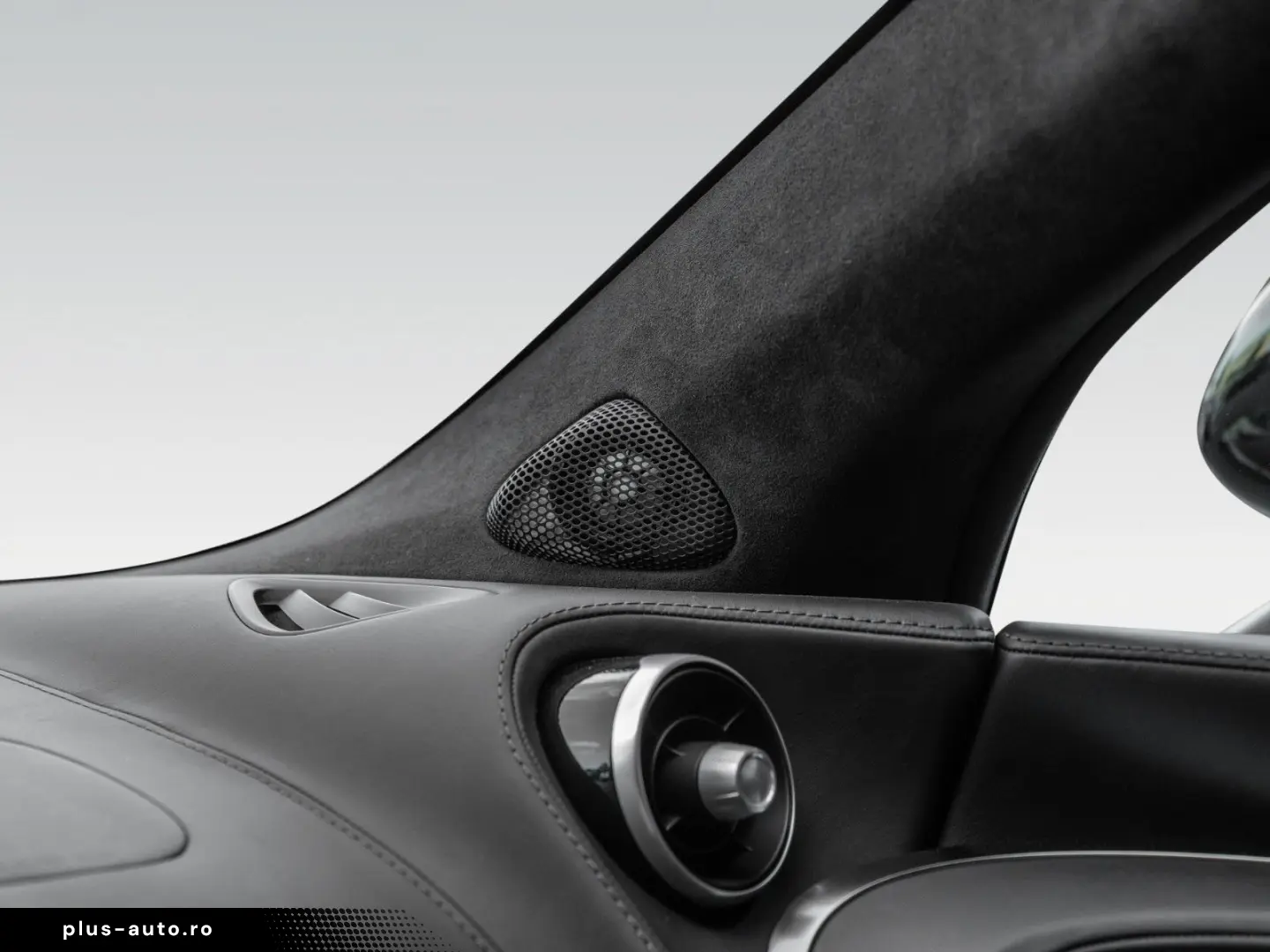 MCLAREN GT   Bowers & Wilkins   Sports Exhaust