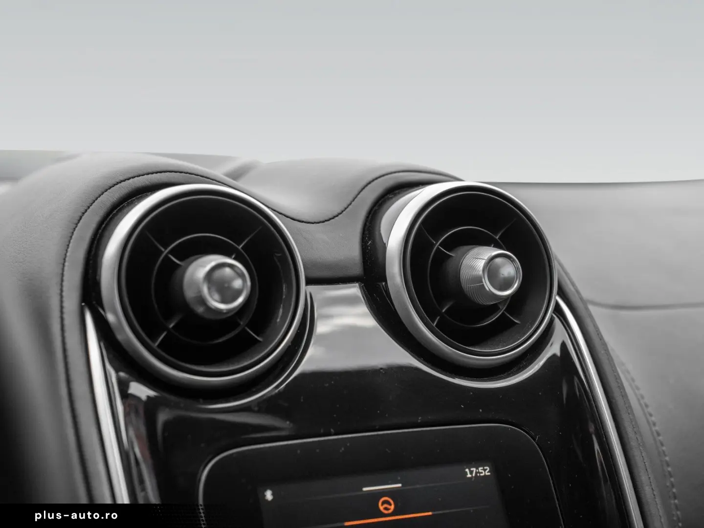 MCLAREN GT   Bowers & Wilkins   Sports Exhaust