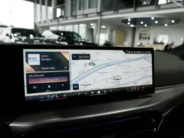 BMW 320i xDrive M Sport ACC Kamera