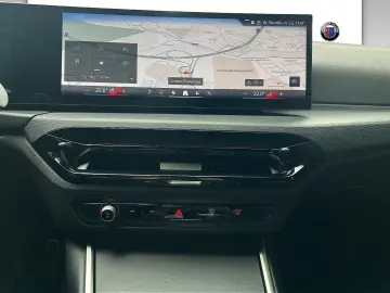 BMW 320i xDrive Limousine M Sportpaket HiFi DAB Shz