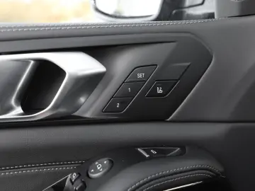 BMW X5 xDrive30d M Sport AHK Sitzbel AHK ACC 360  So