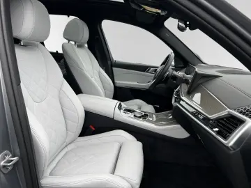 BMW X5 xDrive50e M Sport AHK Pano Head-Up H K