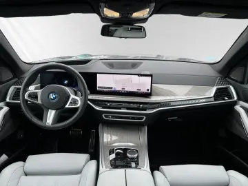 BMW X5 xDrive50e M Sport AHK Pano Head-Up H K
