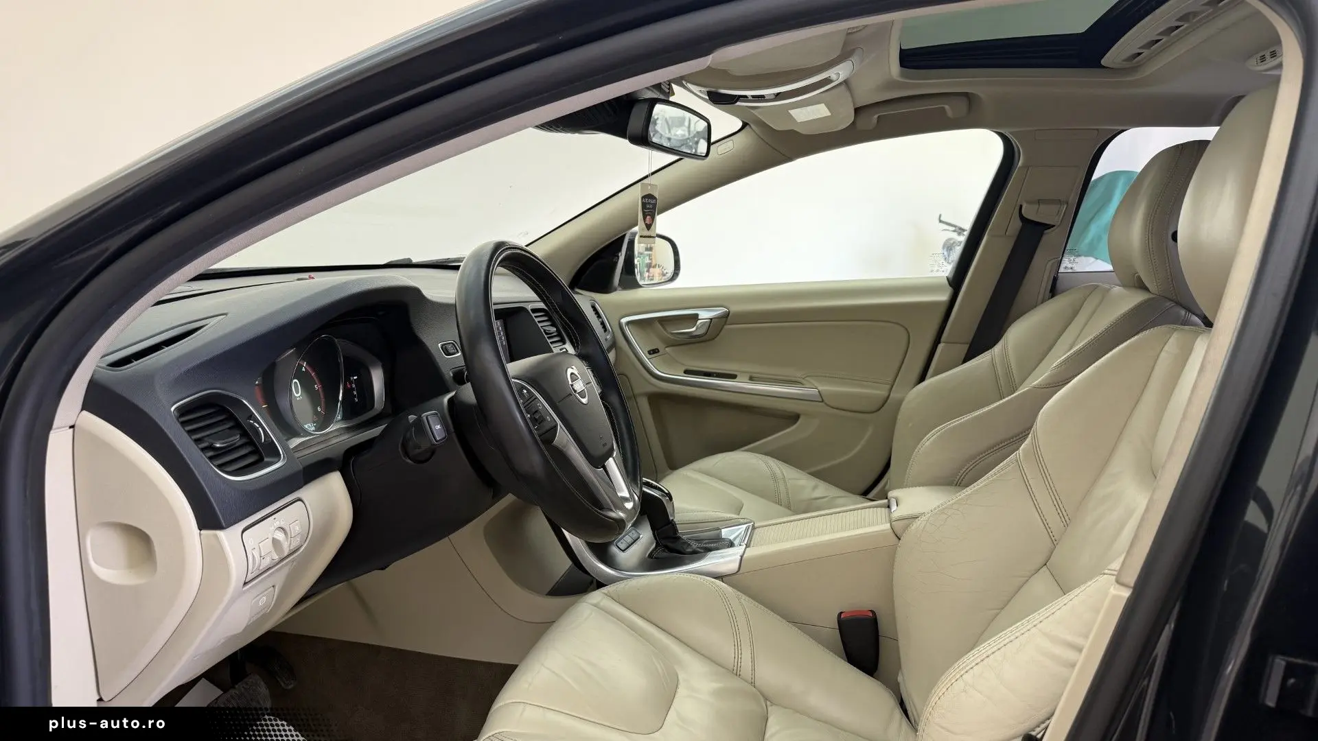 Volvo V60 2.4d Plug-in Hybrid 283CP 4x4 Automata 2013 10 Eur