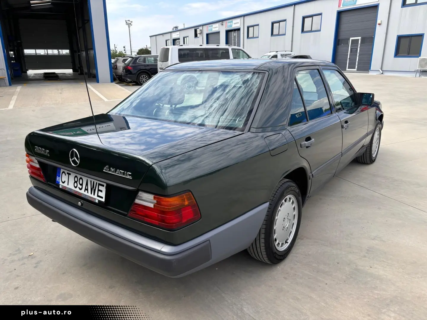 Mercedes-Benz E 300