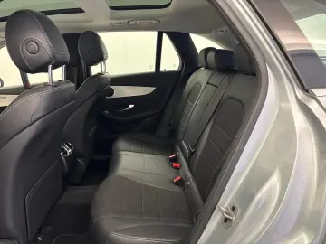 MERCEDES-BENZ GLC 300 de 4Matic AHK Pano S-Dach