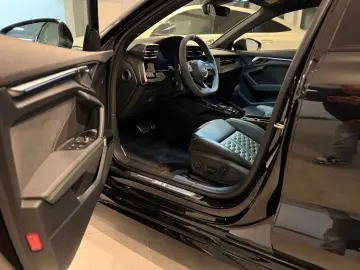 AUDI RS3 2.5 TFSI quattro  M.Ride Matrix-LED VOLL 1.H