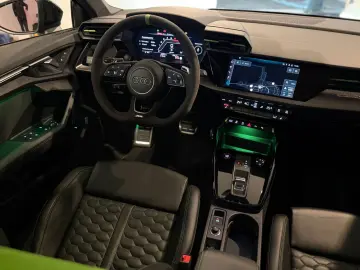 AUDI RS3 2.5 TFSI quattro  M.Ride Matrix-LED VOLL 1.H