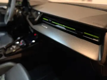 AUDI RS3 2.5 TFSI quattro  M.Ride Matrix-LED VOLL 1.H