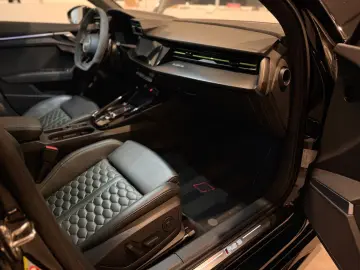 AUDI RS3 2.5 TFSI quattro  M.Ride Matrix-LED VOLL 1.H