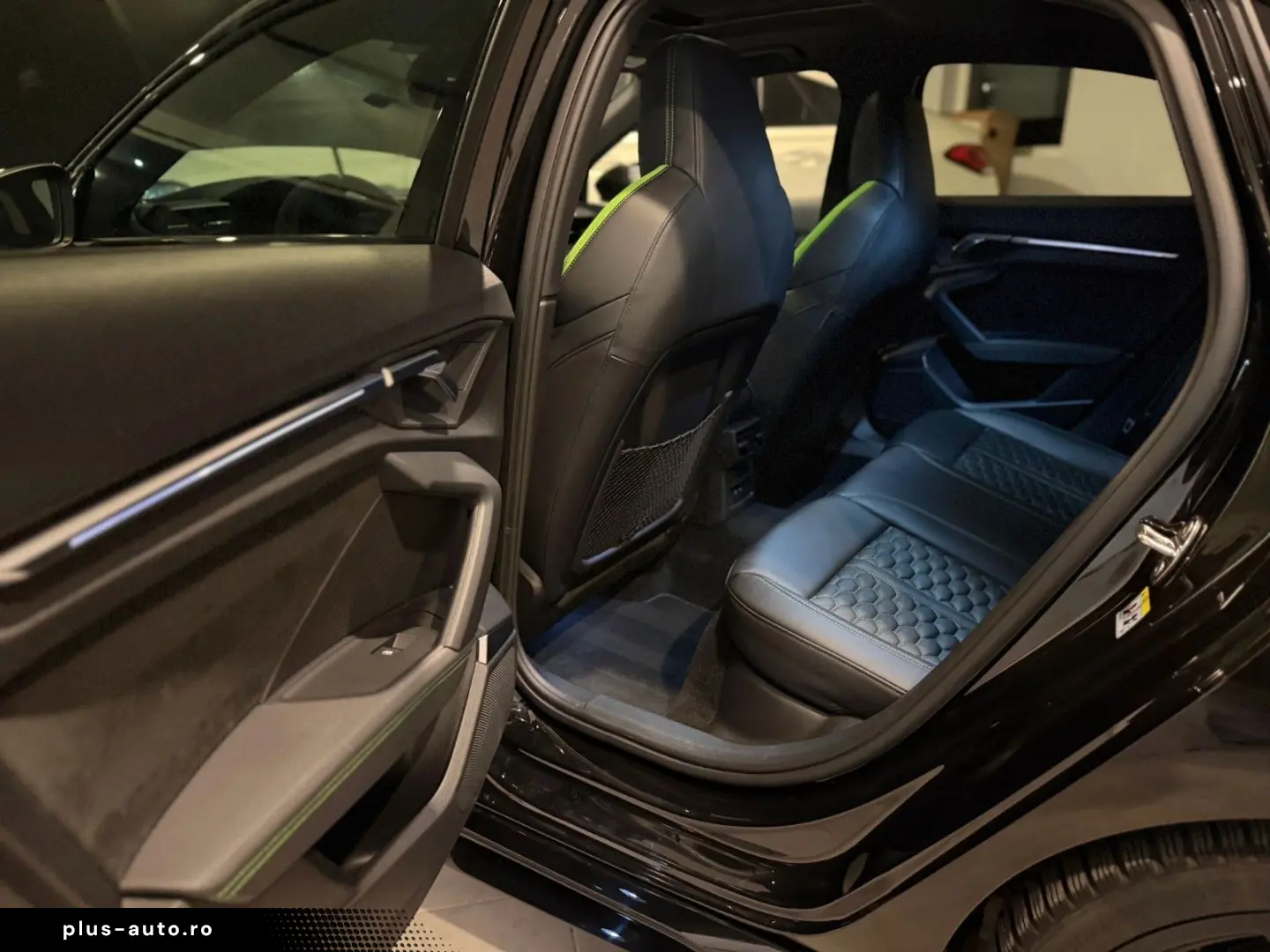 AUDI RS3 2.5 TFSI quattro  M.Ride Matrix-LED VOLL 1.H