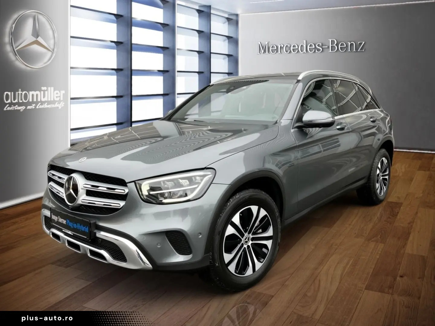 MERCEDES-BENZ GLC 300 e 4M AHK DISTRONIC 360  CARPLAY