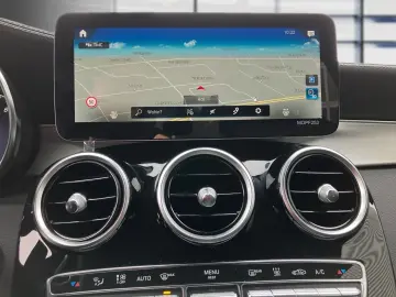 MERCEDES-BENZ GLC 300 e 4M AHK DISTRONIC 360  CARPLAY
