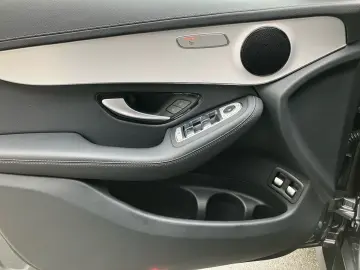 MERCEDES-BENZ GLC 300 e 4M AHK DISTRONIC 360  CARPLAY
