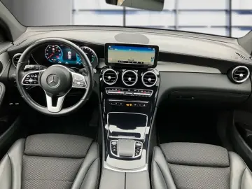 MERCEDES-BENZ GLC 300 e 4M AHK DISTRONIC 360  CARPLAY