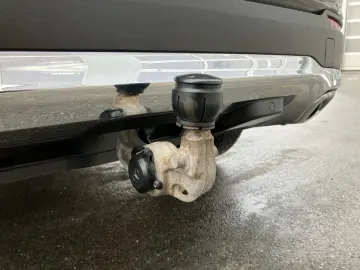 MERCEDES-BENZ GLC 300 e 4M AHK DISTRONIC 360  CARPLAY