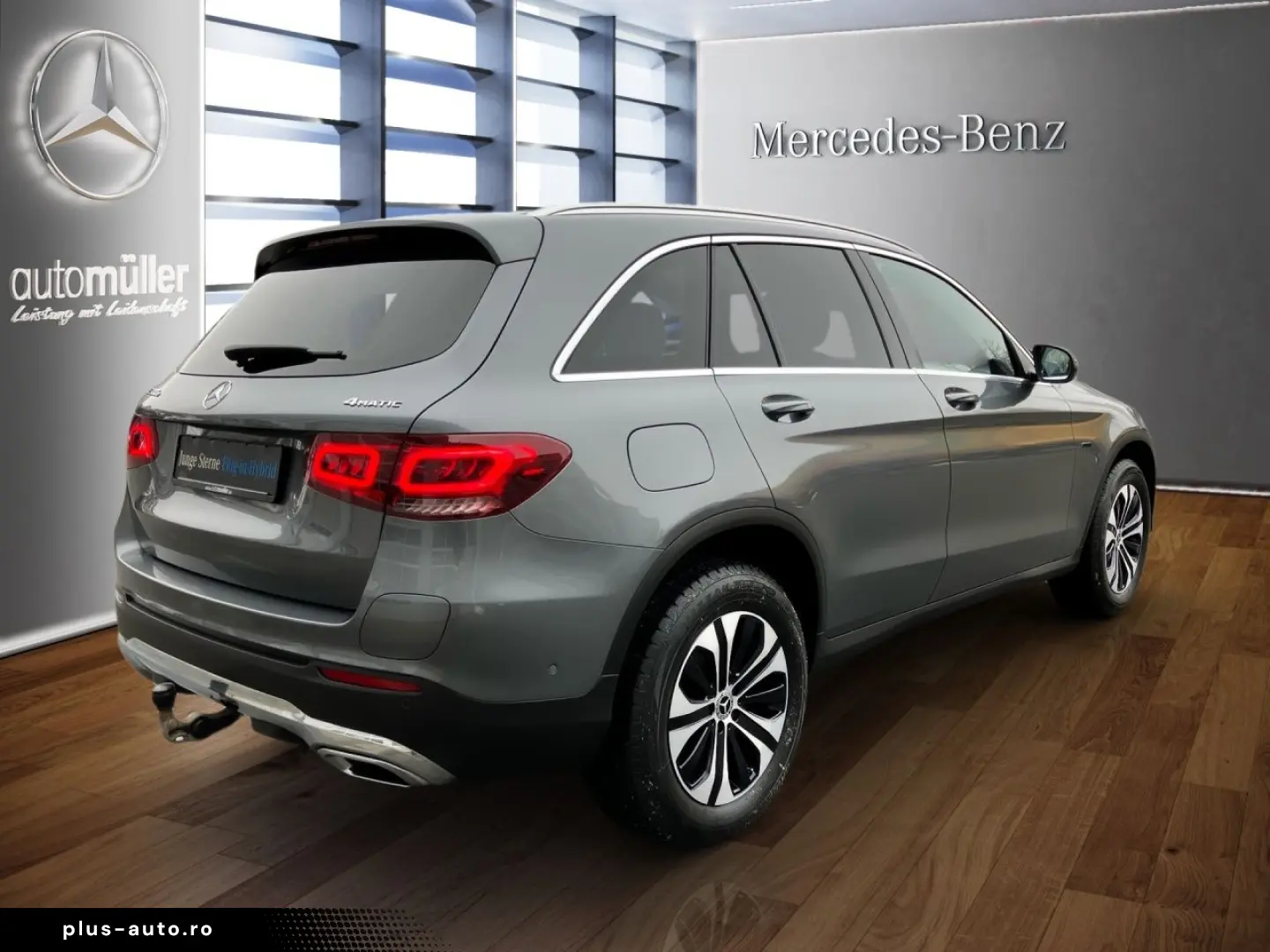 MERCEDES-BENZ GLC 300 e 4M AHK DISTRONIC 360  CARPLAY