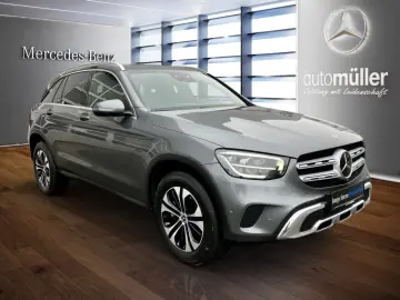 MERCEDES-BENZ GLC 300 e 4M AHK DISTRONIC 360  CARPLAY