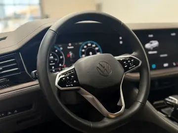 Volkswagen Touareg 3.0 TDI Elegance V6  StHZG