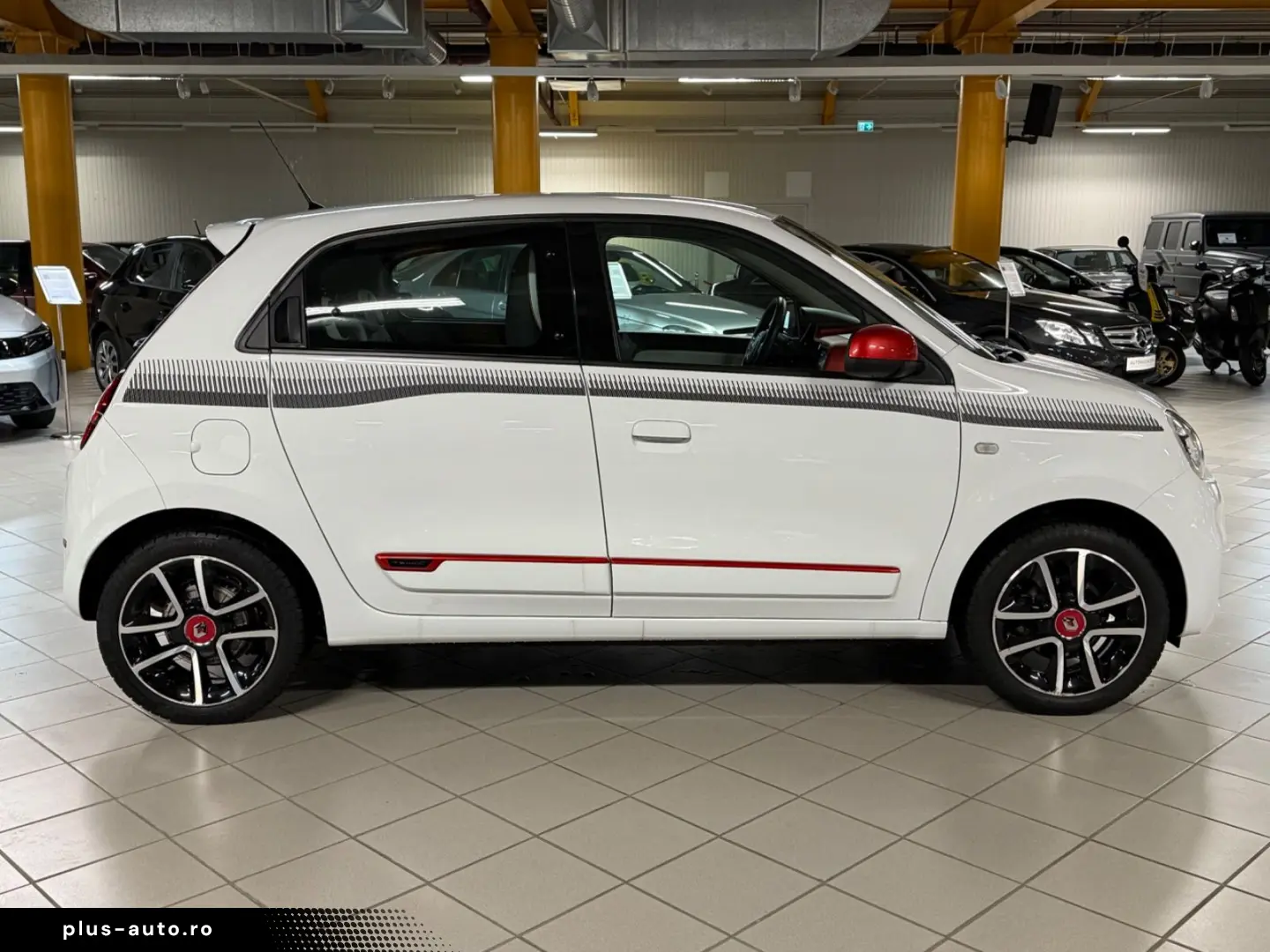 RENAULT Twingo Intens TCe 90 EDC Automatik nur 12.150km