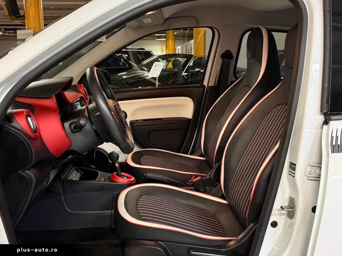 RENAULT Twingo Intens TCe 90 EDC Automatik nur 12.150km