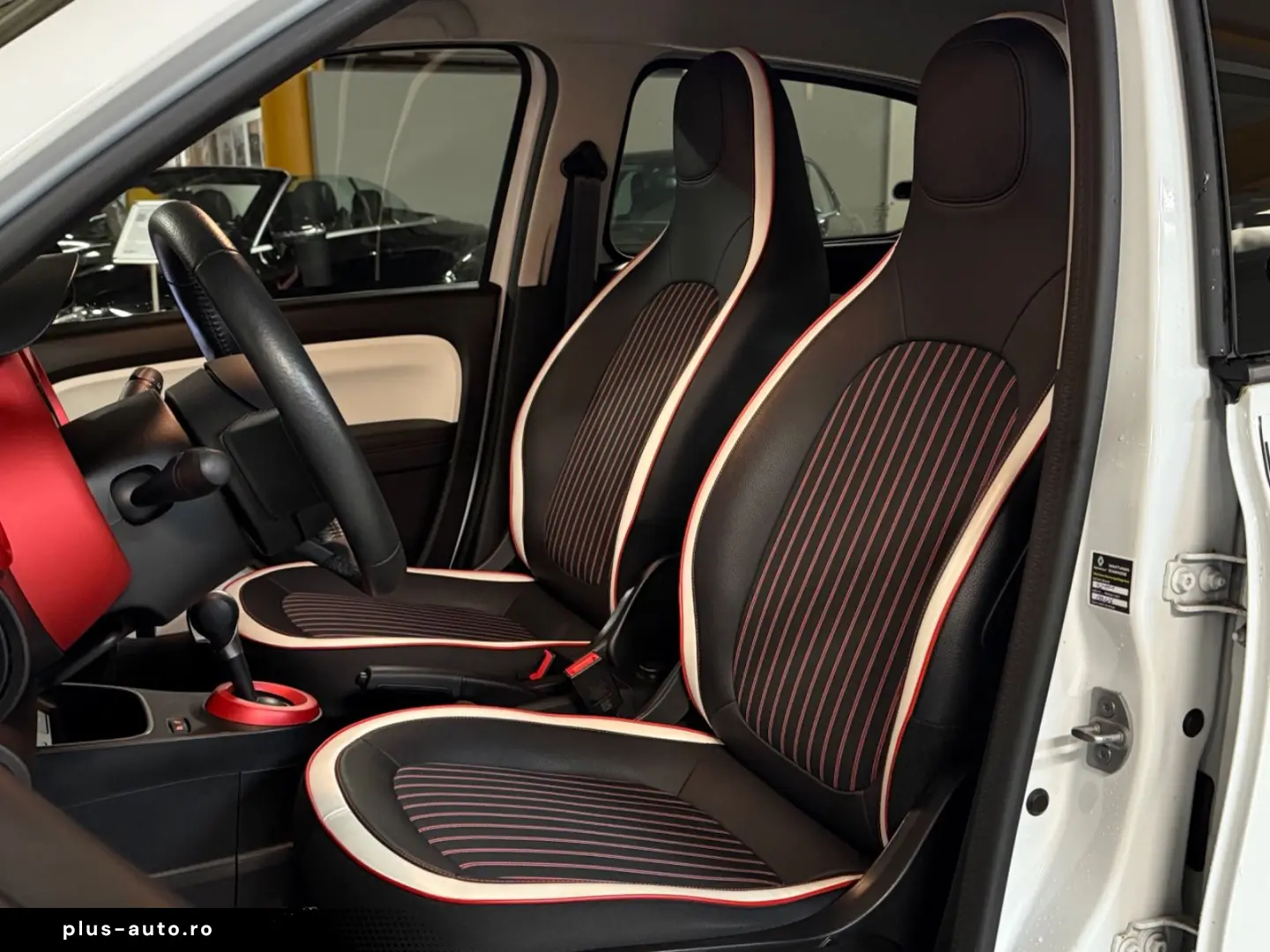 RENAULT Twingo Intens TCe 90 EDC Automatik nur 12.150km