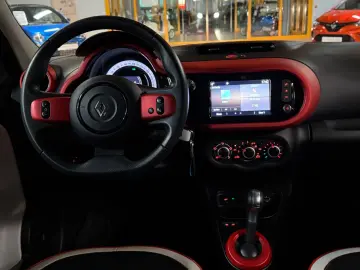 RENAULT Twingo Intens TCe 90 EDC Automatik nur 12.150km