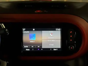 RENAULT Twingo Intens TCe 90 EDC Automatik nur 12.150km