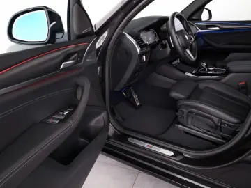 BMW X3 xDrive30i M Sport HUD ACC H&K PANO STHZ AHK