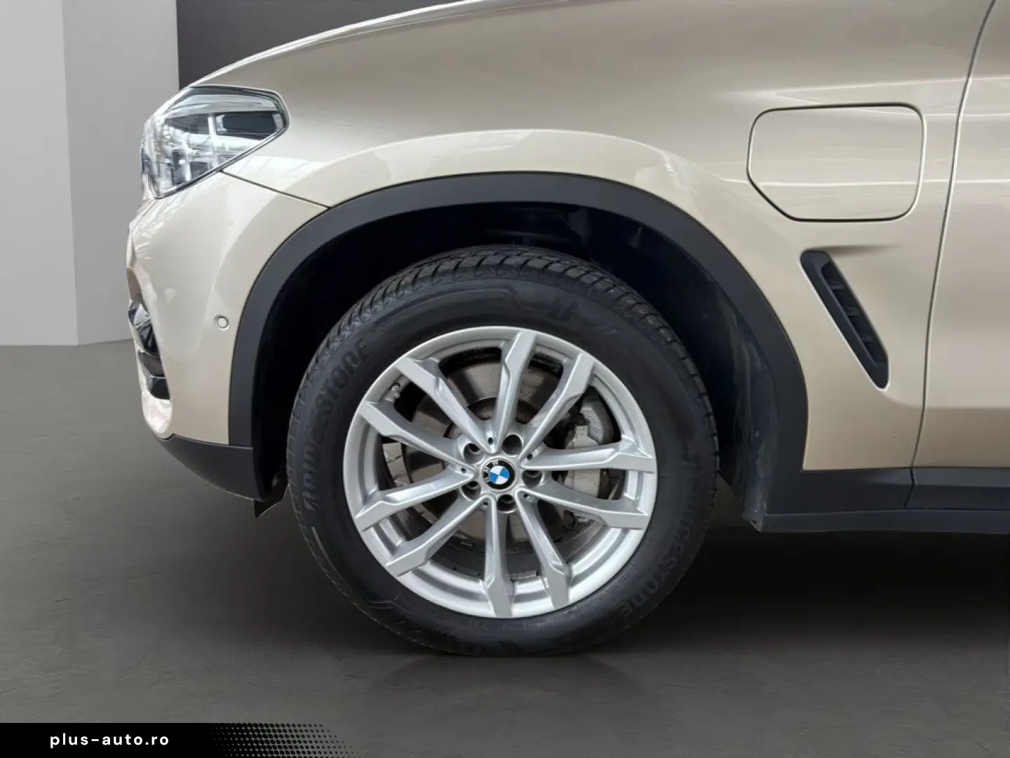 BMW X3 xDrive30e HYBRID LED NAVI HUD PANO 19  AHK