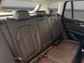 BMW X3 xDrive30e HYBRID LED NAVI HUD PANO 19  AHK