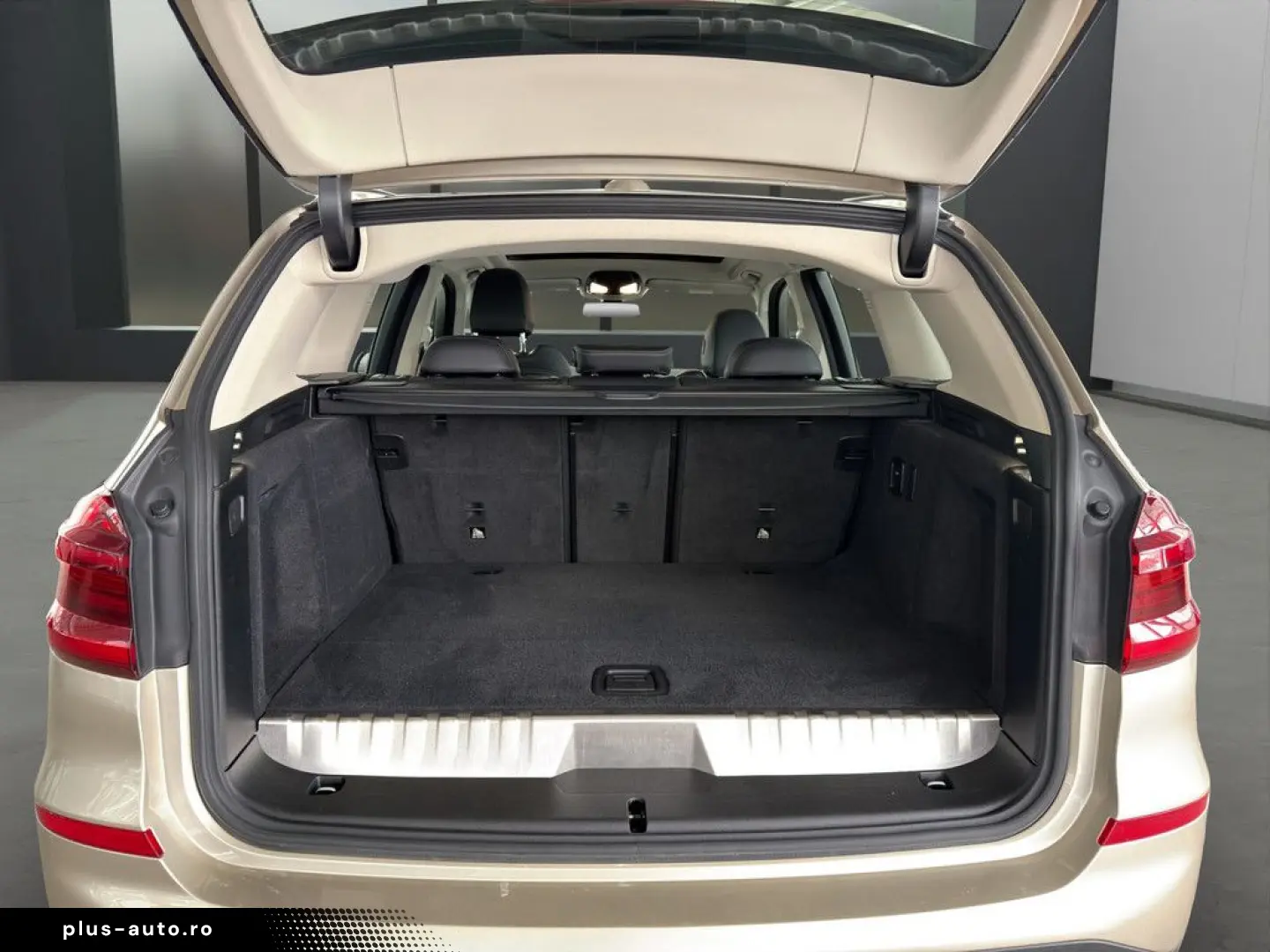 BMW X3 xDrive30e HYBRID LED NAVI HUD PANO 19  AHK