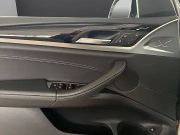 BMW X3 xDrive30e HYBRID LED NAVI HUD PANO 19  AHK