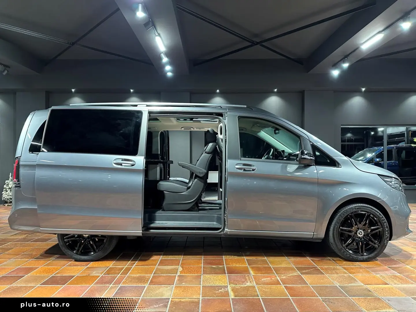 MERCEDES-BENZ V 300 LANG PANO 2xSTÜR LEDER 6EINZELSI&hellip;