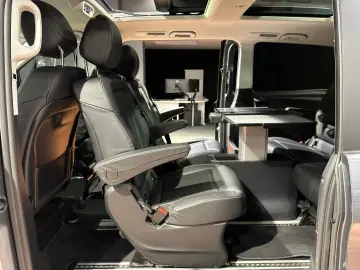 MERCEDES-BENZ V 300 LANG PANO 2xSTÜR LEDER 6EINZELSI&hellip;