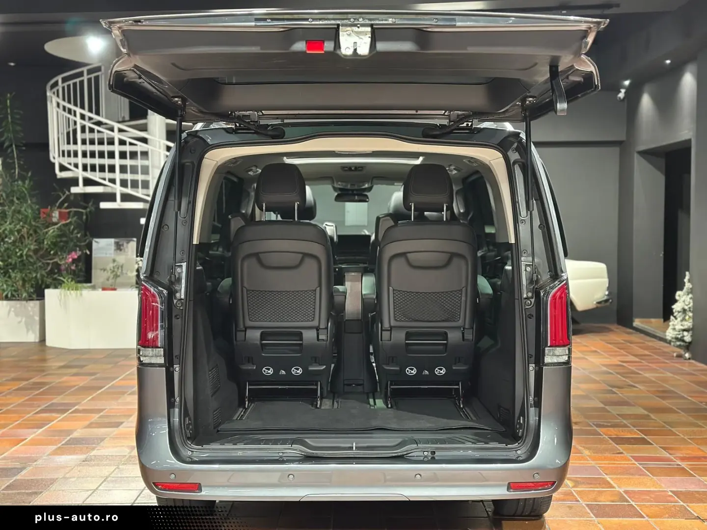 MERCEDES-BENZ V 300 LANG PANO 2xSTÜR LEDER 6EINZELSI&hellip;