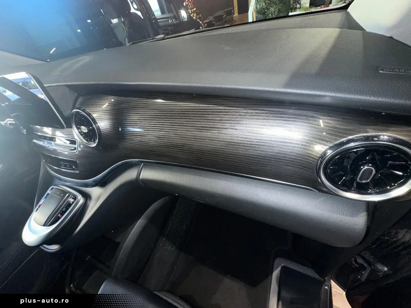 MERCEDES-BENZ V 300 LANG PANO 2xSTÜR LEDER 6EINZELSI&hellip;