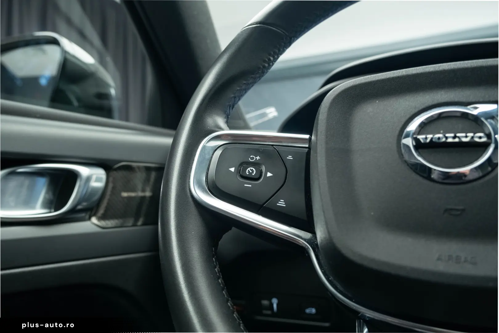 Volvo XC40 B4 AWD R-Design