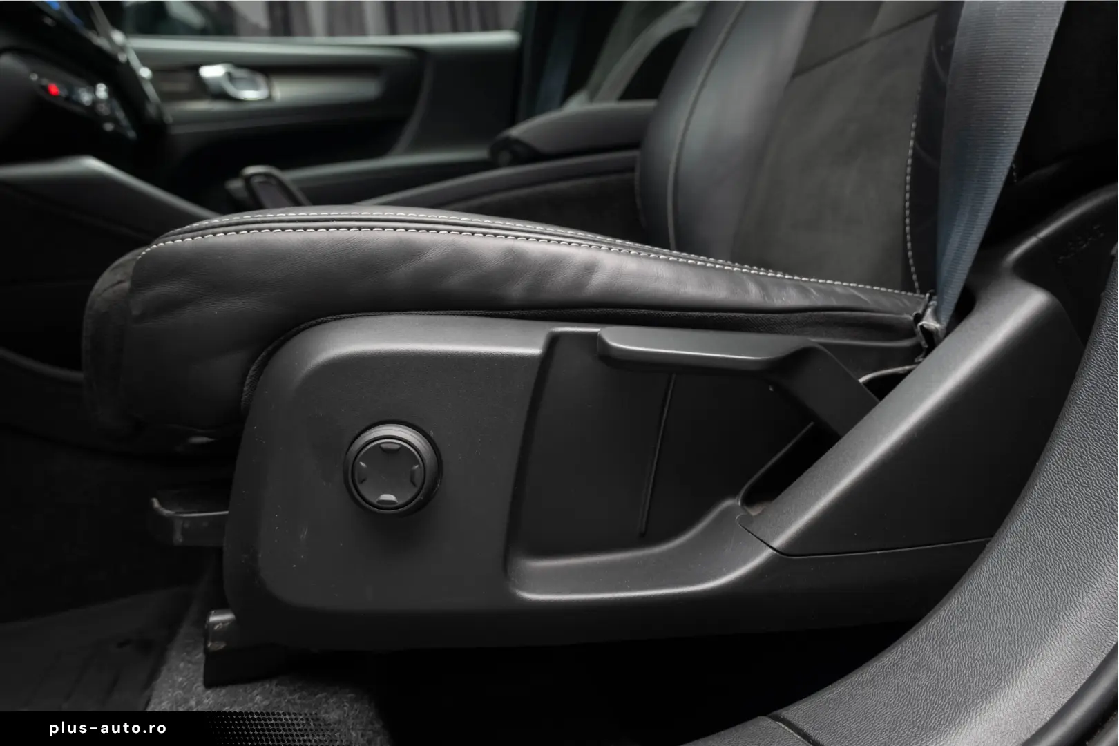 Volvo XC40 B4 AWD R-Design