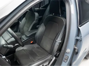 Volvo XC40 B4 AWD R-Design