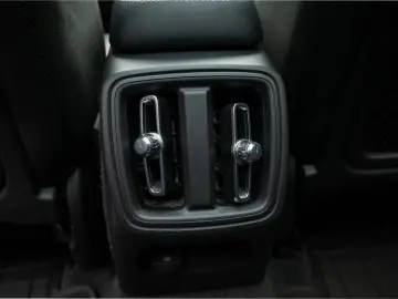 Volvo XC40 B4 AWD R-Design