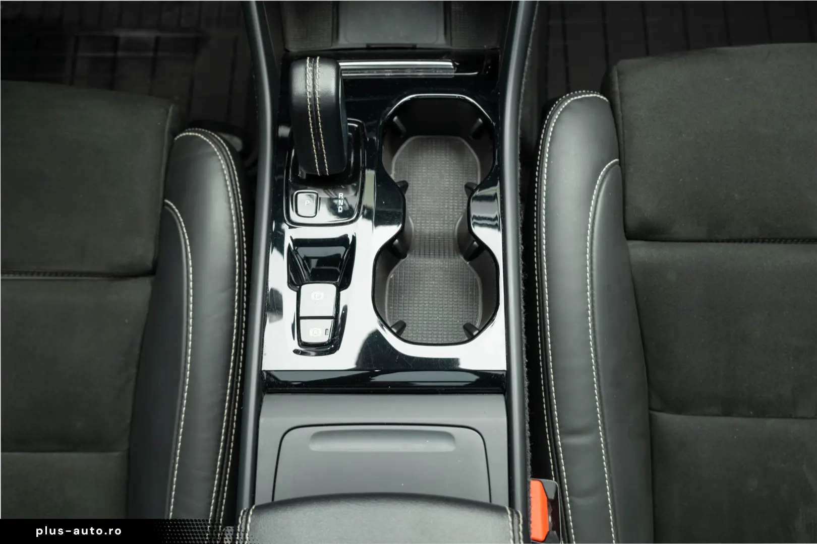 Volvo XC40 B4 AWD R-Design