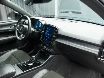 Volvo XC40 B4 AWD R-Design