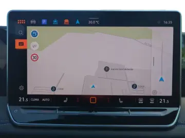 Volkswagen Tiguan R-Line 2.0 TDI DSG 4M Navi Pano