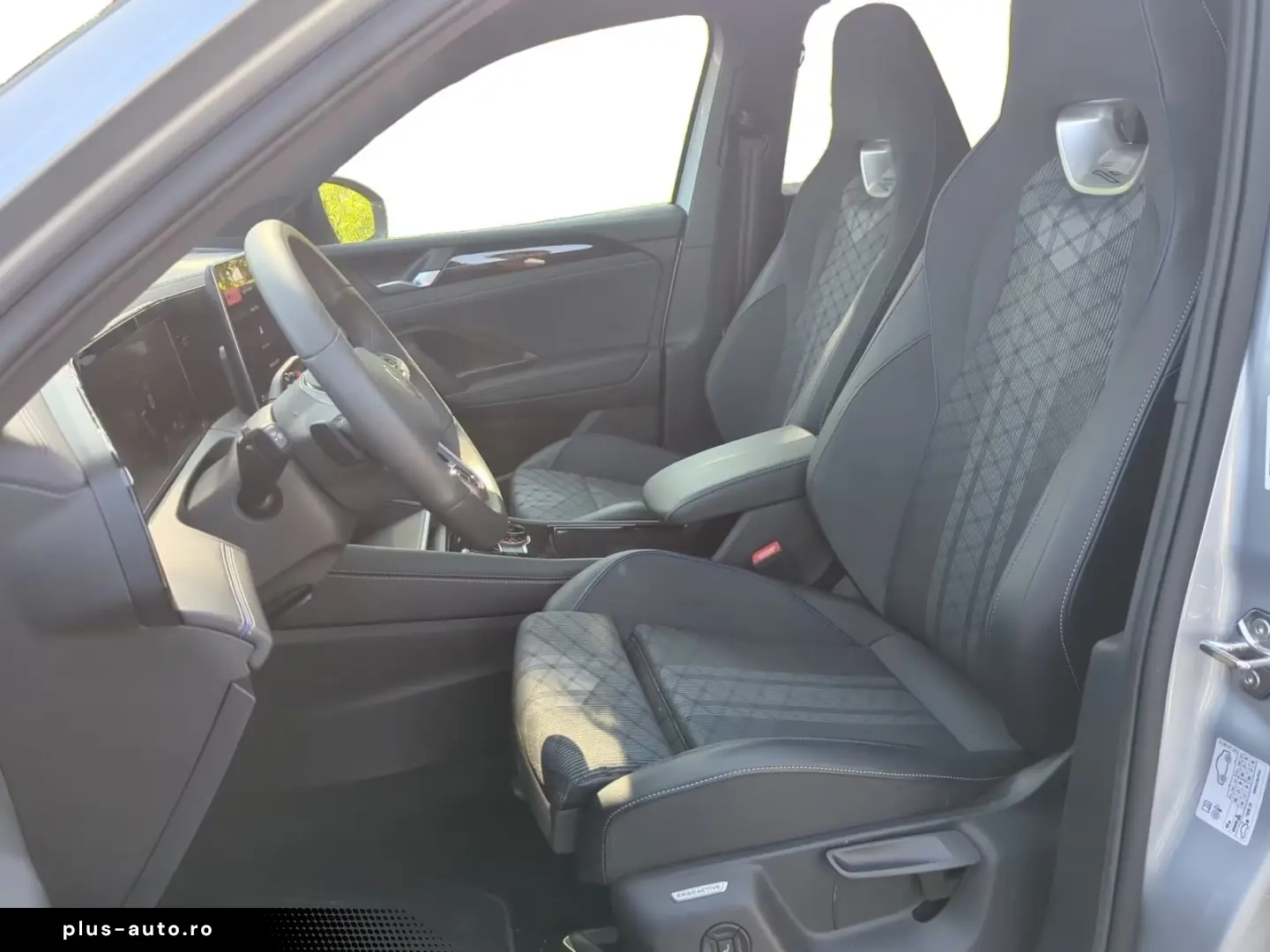 Volkswagen Tiguan R-Line 2.0 TDI DSG 4M Navi Pano