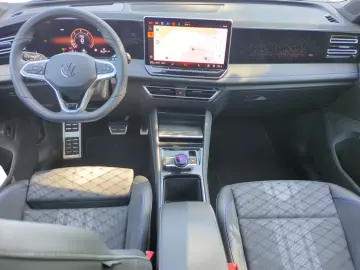 Volkswagen Tiguan R-Line 2.0 TDI DSG 4M Navi Pano