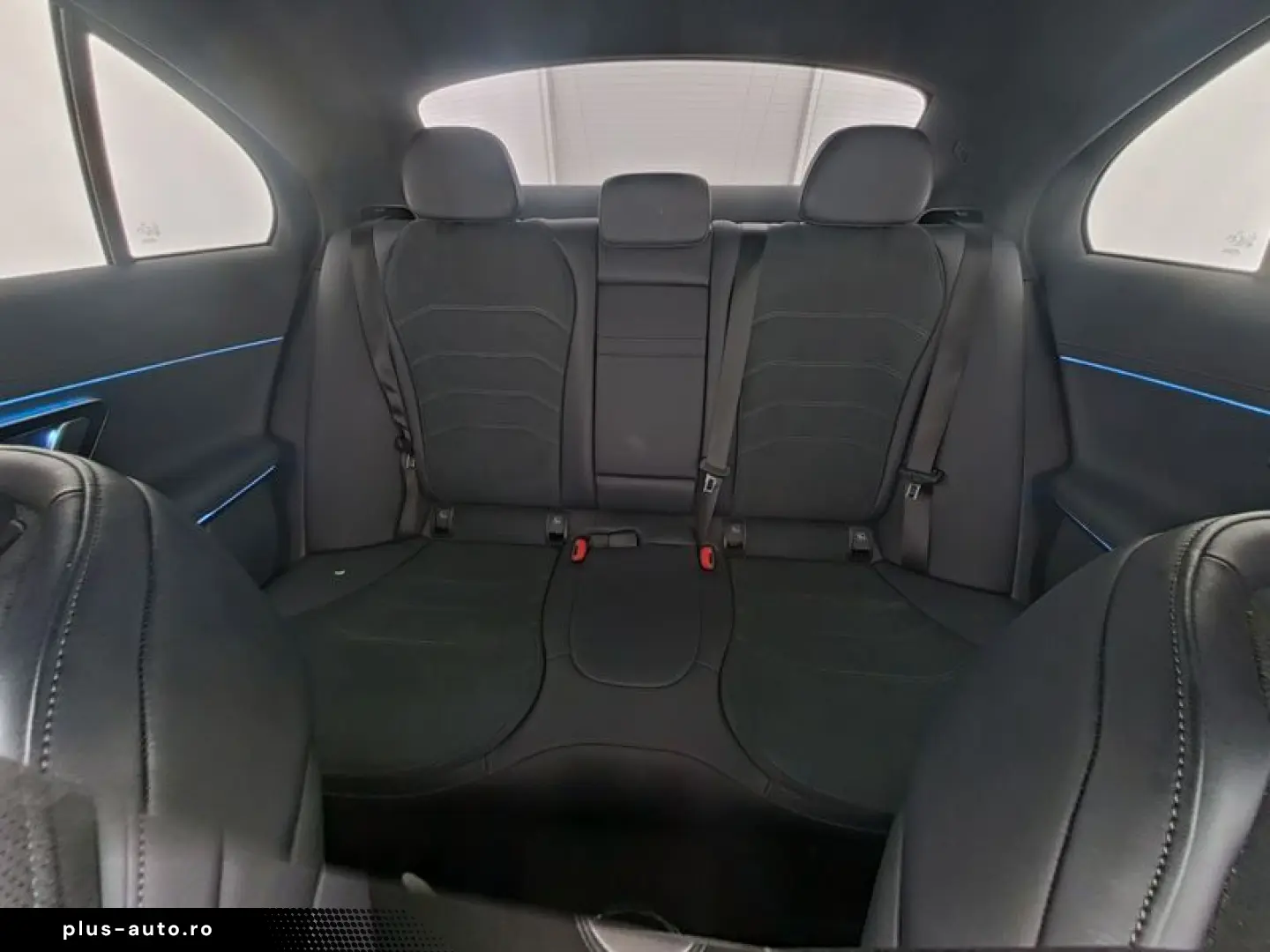 MERCEDES-BENZ E 300 de 4M AMG SUPERSCREEN DISTR KAMERA LED