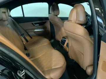 MERCEDES-BENZ E 220 d 4M AMG Superscreen Leder 360 K&hellip;