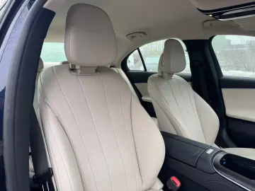 Mercedes-Benz E 300 e Lim. 4M Advanced  Superscreen