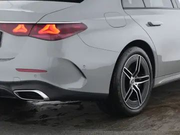 MERCEDES-BENZ E 300 e AMG AHK Totwinkel NIGHT Keyless Kam